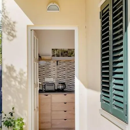 Gostinjska kuća Airport Garden Cilipi